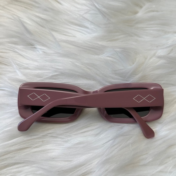 Karen Wazen KENNY
KIDS - coral. Sunglasses - Picture 3 of 6